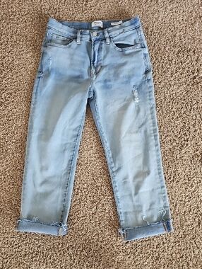 Kensie The Slim Light Blue Cropped Distressed Jeans